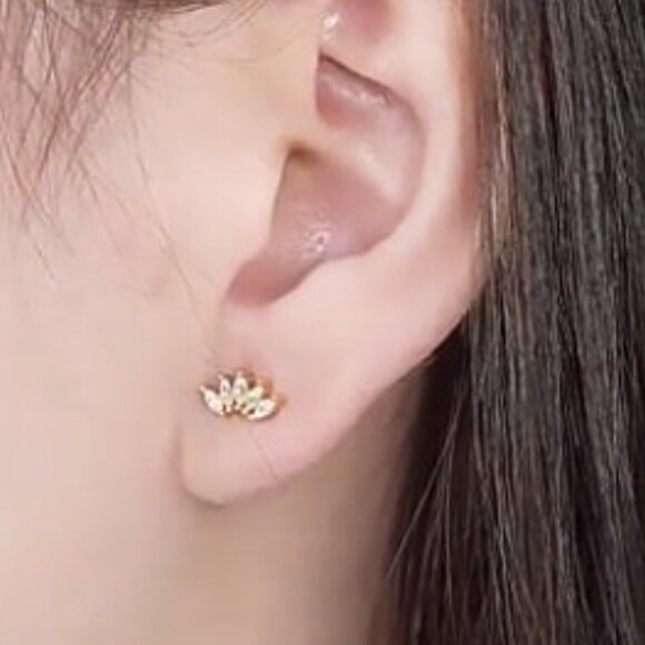 Marquise Zircon Crown Stud Earrings. 925 Sterling Silver. #1035 - Picture 1 of 7